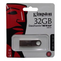 Kingston 32 GB USB 3.0 Data Traveler SE962 Flash Drive with Metal Casing
